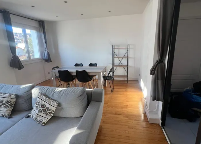 Grand Appartement Avec Garage