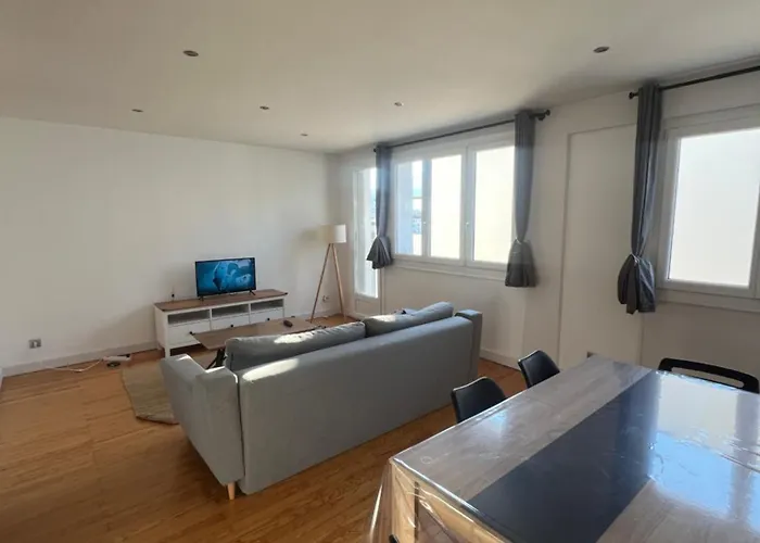 Grand Appartement Avec Garage