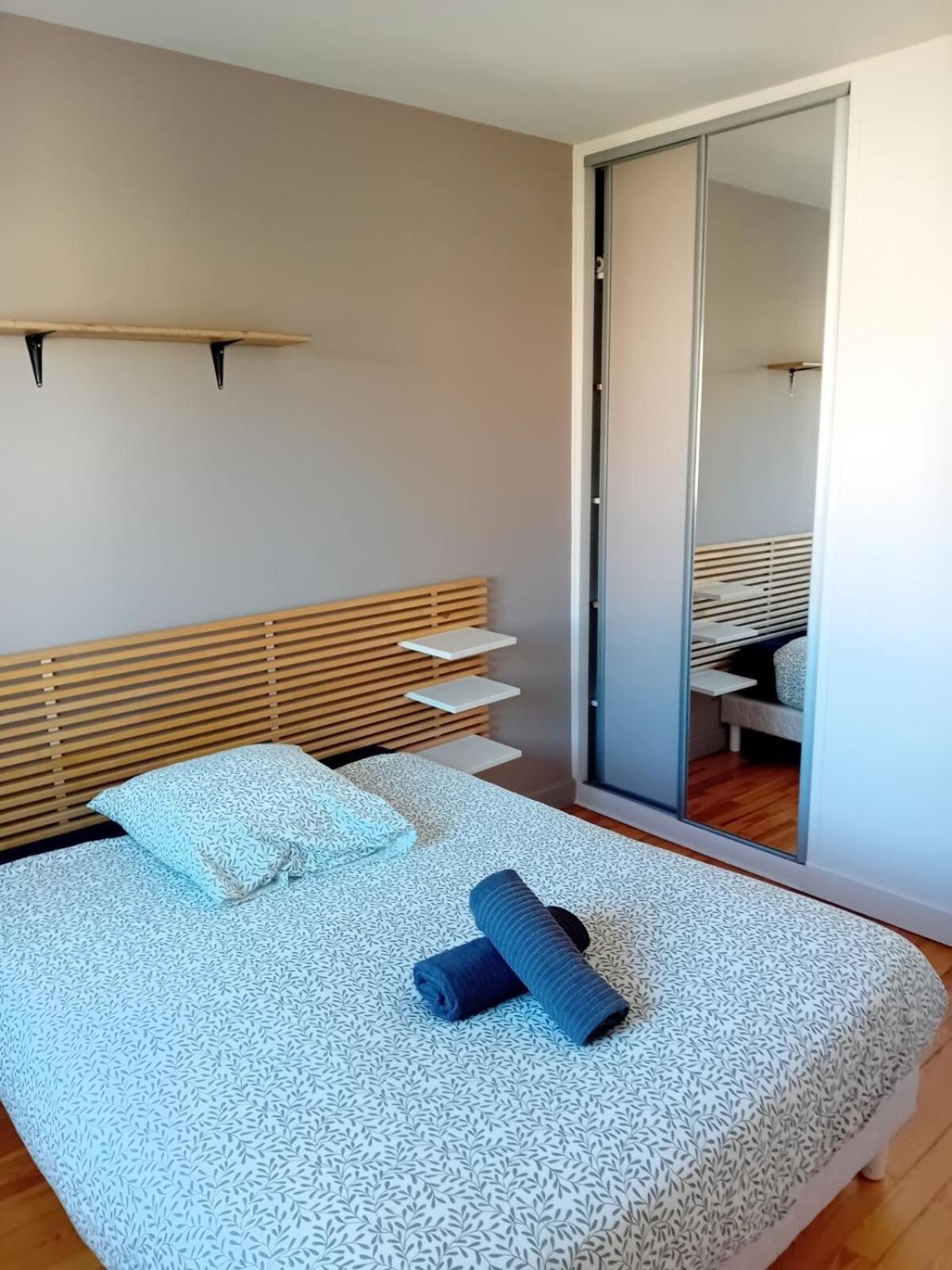 Apartment Grand Avec Garage *